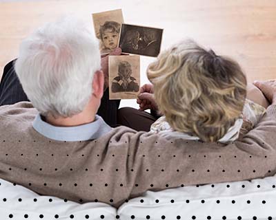 زندگی با سالمند مبتلا به زوال عقل و آلزایمر نیازمند صبوری، احترام به حریم شخصی و ایجاد ارتباط عاطفی قوی است، سواء با حمایت پرستار یا با مشارکت اعضای خانواده.