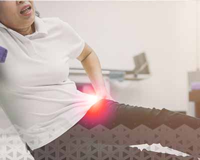 شکستگی لگن در سالمندان میتواند به خطراتی مانند عوارض عفونتی، کاهش کیفیت زندگی و مشکلات حرکتی منجر شود که نیاز به توجه ویژه دارد.