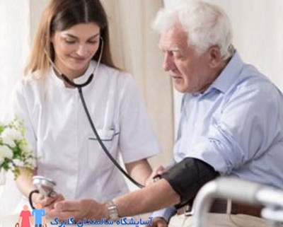 نهاد پرستاری در خدمت بیماران سالمند، درک عمیقی از نیازها و وضعیت آنان دارد تا مراقبتی متناسب با احترام و حرفه‌ایتان فراهم کند.